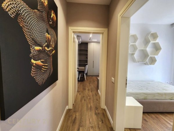 Tirane, jepet me qera apartament Kati 6, 950 € (Rruga e Elbasanit)