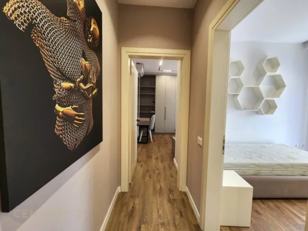Tirane, jepet me qera apartament Kati 6, 950 € (Rruga e Elbasanit)