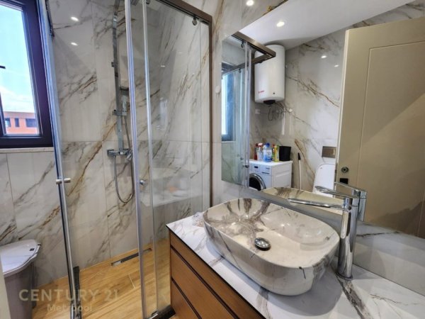 Tirane, jepet me qera apartament Kati 6, 950 € (Rruga e Elbasanit)