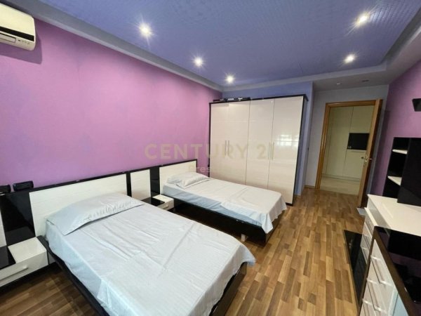 Tirane, jepet me qera apartament 2+1 Kati 7, 90 m² 1.000 € (Rruga e Elbasanit)