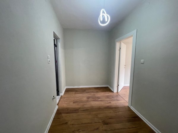 Tirane, shes apartament 1+1+Ballkon Kati 3, 54 m² 92.000 € (Porcelan)
