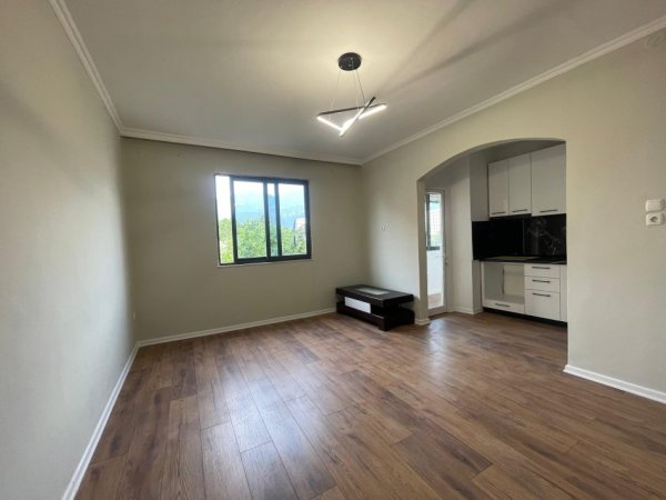 Tirane, shes apartament 1+1+Ballkon Kati 3, 54 m² 92.000 € (Porcelan)