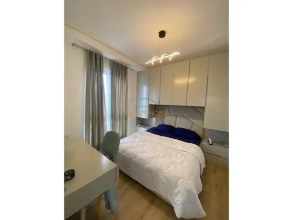 Tirane, shitet apartament 1+1 Kati 11, 69 m² 160.000 € (FARMACIA 10)