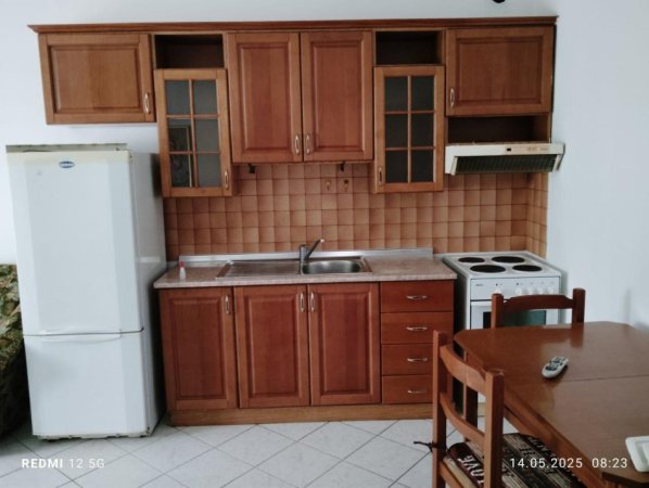 Tirane, jepet me qera apartament 2+1 Kati 1, 80 m² 700 € (Bulevardi Zhan D’Ark)