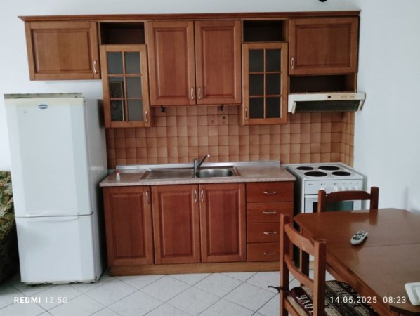 Tirane, jepet me qera apartament 2+1 Kati 2, 80 m² 650 € (Brryli)