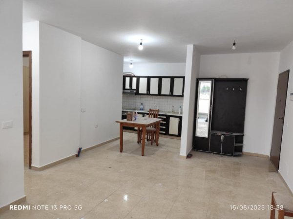 Tirane, jepet me qera apartament 2+1+Ballkon Kati 2, 110 m² (Fusha e Aviacionit)