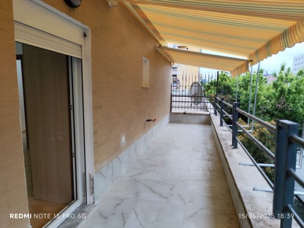 Tirane, jepet me qera apartament 2+1+Ballkon Kati 2, 110 m² (Fusha e Aviacionit)