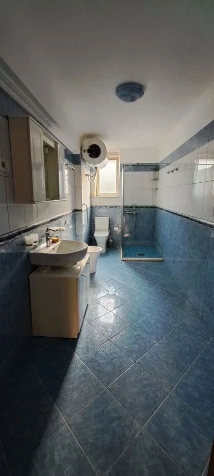 Tirane, jepet me qera zyre Kati 2, 30 m² 400 € (Margarita Tutulani)