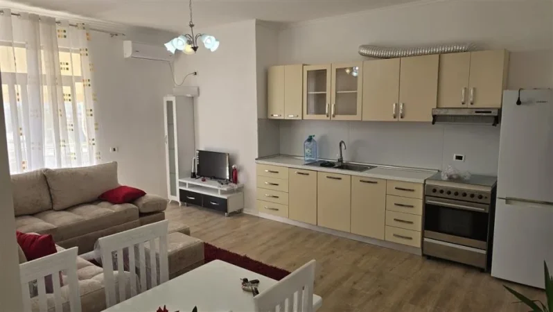 Tirane, jepet me qera apartament 2+1 Kati 5, 100 m² 420 € (Miso Mame)