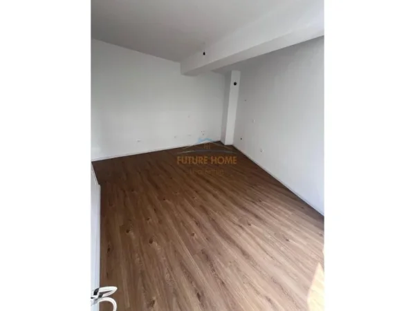 Tirane, shitet apartament 1+1 Kati 5,