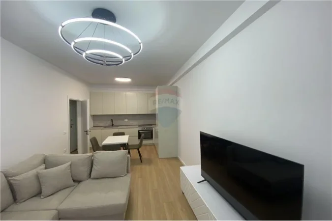 Tirane, jepet me qera apartament 1+1+Ballkon Kati 3, 60 m² 550 € (Rezidenca euro 3 d)