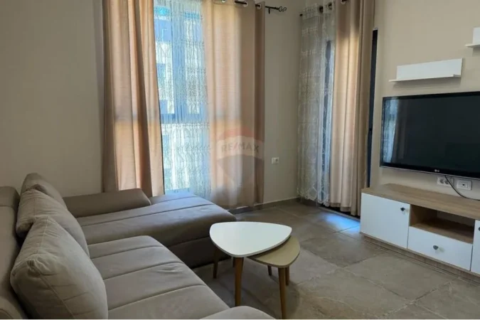 Tirane, jepet me qera apartament 1+1 , 59 m² 400 € (Sheshi Shqiponja, Tirana Entry 1)