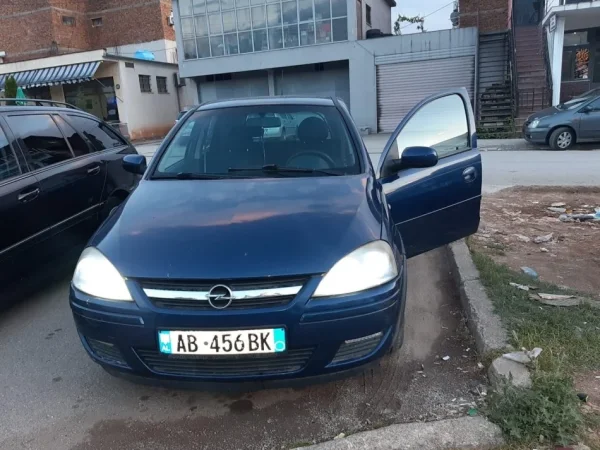 Kukes, shes makine Opel Corsa 1.4 Benzin+Gaz, blu e errët manuale Kondicioner 280.000 km 2.600 €