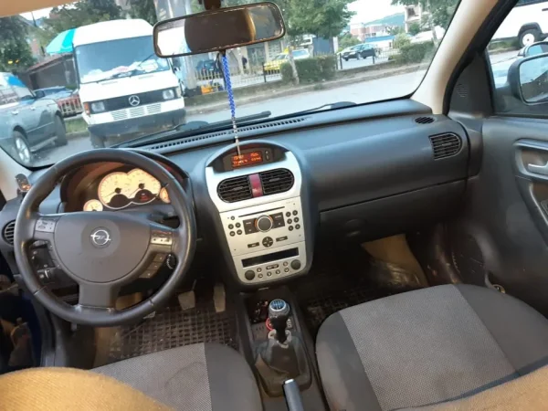 Kukes, shes makine Opel Corsa 1.4 Benzin+Gaz, blu e errët manuale Kondicioner 280.000 km 2.600 €