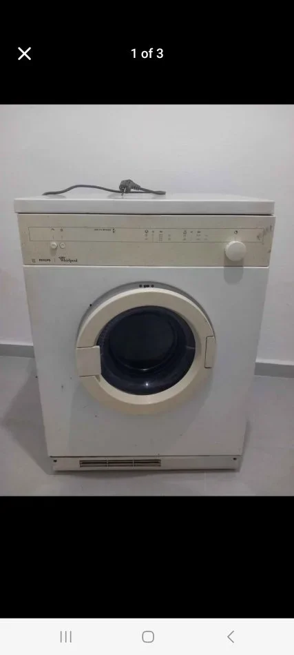 Tirane, shes Tharese rrobash Tharëse PHILIPS