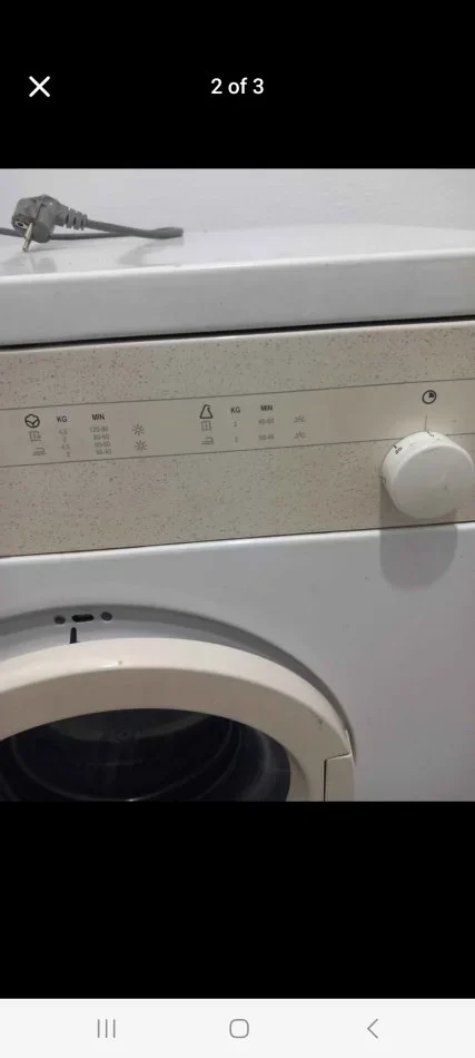 Tirane, shes Tharese rrobash Tharëse PHILIPS