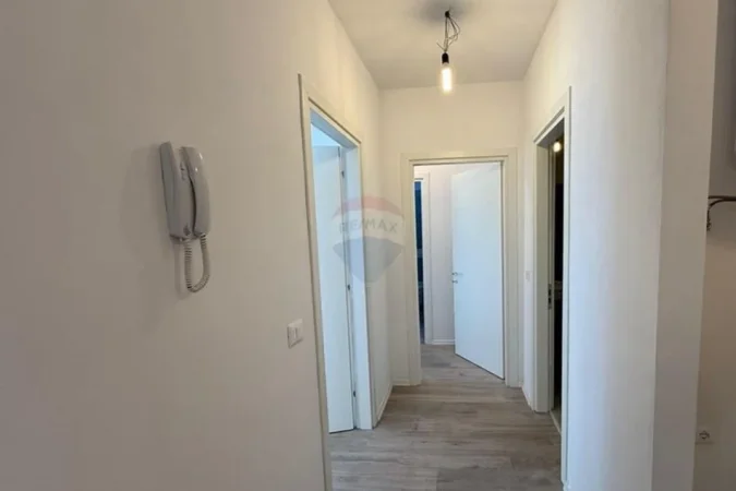Tirane, jepet me qera apartament , 80 m² 300 € (Univers City)