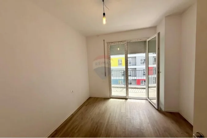 Tirane, jepet me qera apartament , 80 m² 300 € (Univers City)