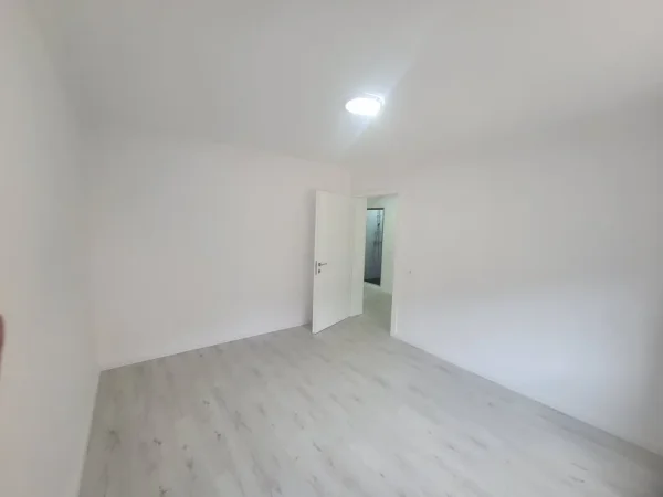 Tirane, shitet apartament 2+1+Ballkon Kati 2, 65 m² 146.000 € (Rruga Asim Vokshi)