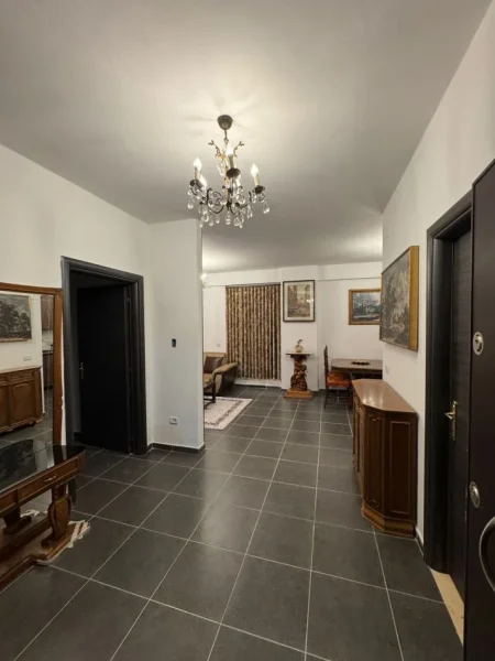 Tirane, jepet me qera apartament 2+1 Kati 8, 100 m² 600 € (Astir)