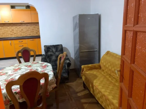 Tirane, jepet me qera apartament 2+1 Kati 1, 77 m² 350 € (QSUT)
