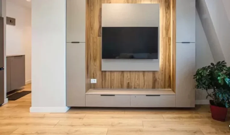 Tirane, jepet me qera apartament 1+1+Ballkon Kati 7, 70 m² 700 € (Stadiumi Dinamo)