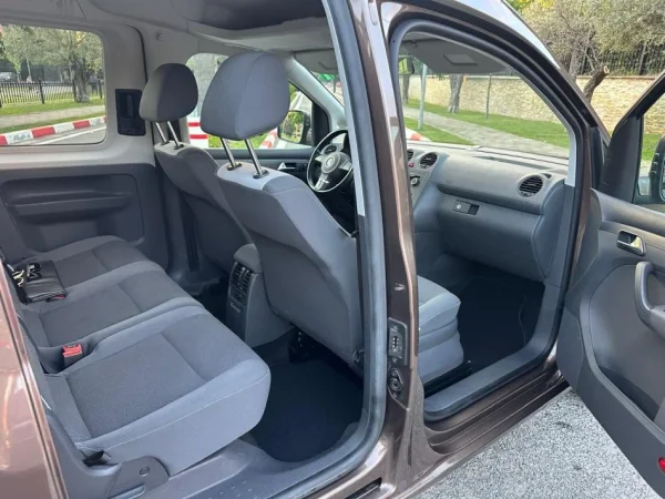 Tirane, shes makine Volkswagen Caddy Life 1.6 Diesel Viti 2012 Nafte, kafe manuale Klima 215.000 km