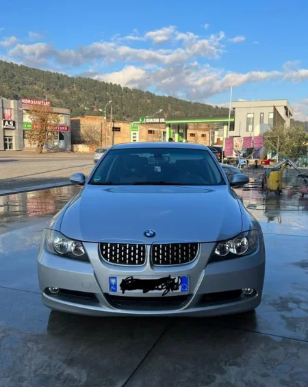 Elbasan, shitet makine BMV Benzin, gri metalizato manuale Kondicioner 175 km 4.500 €