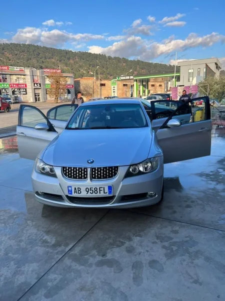 Elbasan, shitet makine BMV Benzin, gri metalizato manuale Kondicioner 175 km 4.500 €
