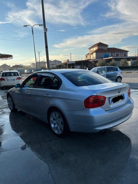 Elbasan, shitet makine BMV Benzin, gri metalizato manuale Kondicioner 175 km 4.500 €
