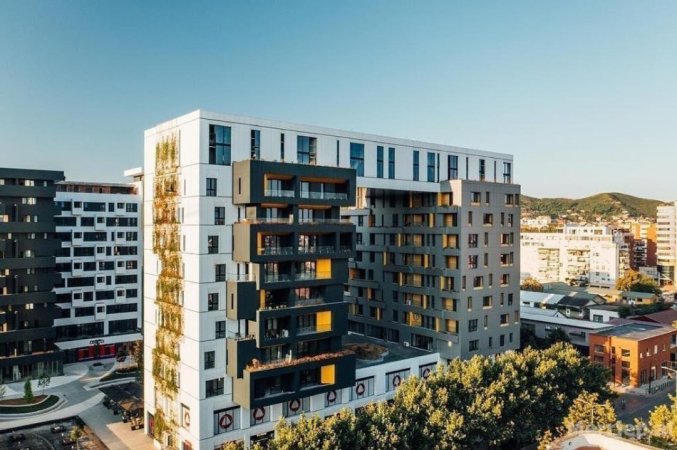 Tirane, shitet ambjent biznesi Kati 0, 113 m² 565.000 € (Kompleksi Square 21)