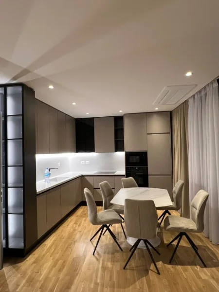 Tirane, jepet me qera apartament+verande | Penthouse 3+1+Ballkon Kati 4, 150 m² 3.000 € (Liqeni Artificial)