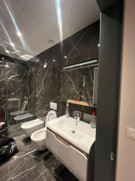 Tirane, jepet me qera apartament+verande | Penthouse 3+1+Ballkon Kati 4, 150 m² 3.000 € (Liqeni Artificial)