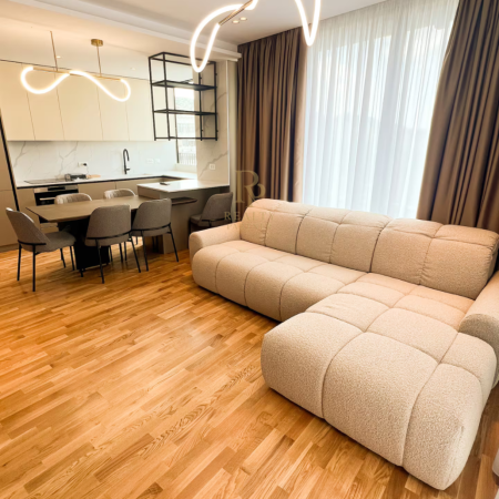 Tirane, jepet me qera apartament 3+1+Ballkon Kati 6, 124 m² 2.500 € (Liqeni Artificial)