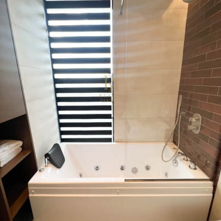 Tirane, jepet me qera apartament 3+1+Ballkon Kati 6, 124 m² 2.500 € (Liqeni Artificial)