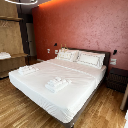 Tirane, jepet me qera apartament 3+1+Ballkon Kati 6, 124 m² 2.500 € (Liqeni Artificial)
