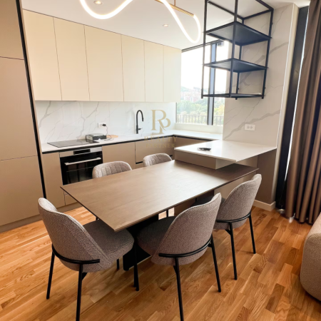 Tirane, jepet me qera apartament 3+1+Ballkon Kati 6, 124 m² 2.500 € (Liqeni Artificial)