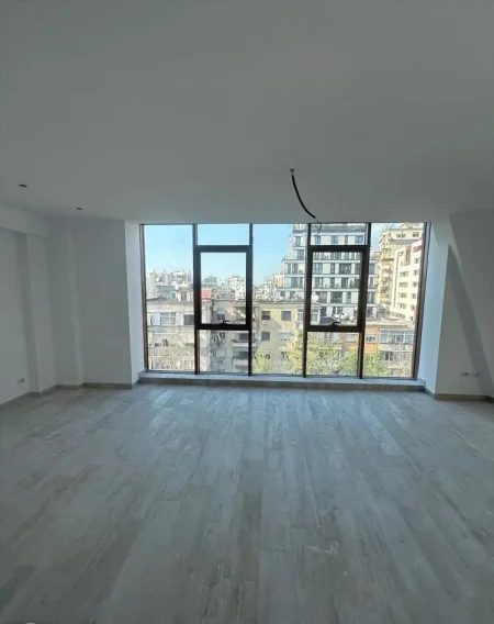 Tirane, jepet me qera zyre , 157 m² 2.500 € (Rruga e Kavajes)