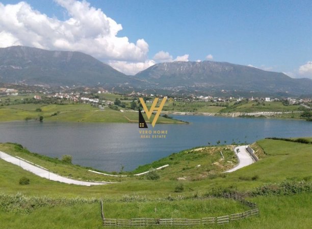 Tirane, shitet toke , 40.000 m² 10.000.000 € (FARKE)