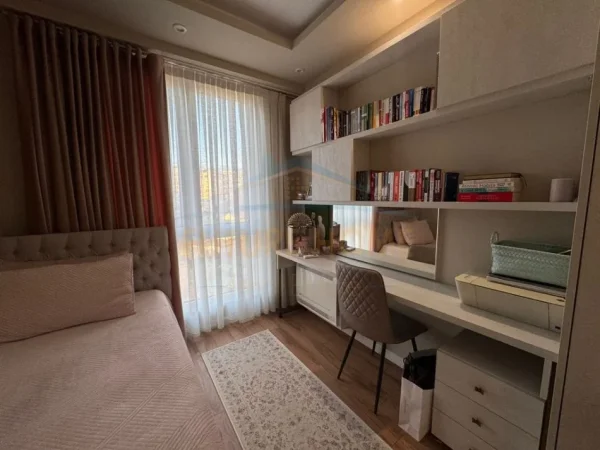 Tirane, shitet apartament 3+1 Kati 4, 118 m² 290.000 € (Kompleksi Turdiu)