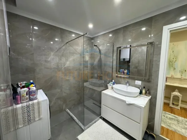 Tirane, shitet apartament 3+1 Kati 4, 118 m² 290.000 € (Kompleksi Turdiu)