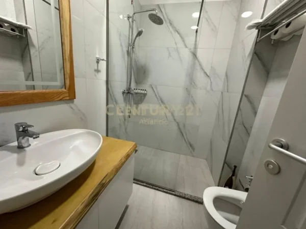 Durres, shitet ambjent biznesi Kati 5, 3.000 m² 3.500.000 € (mali i robit)