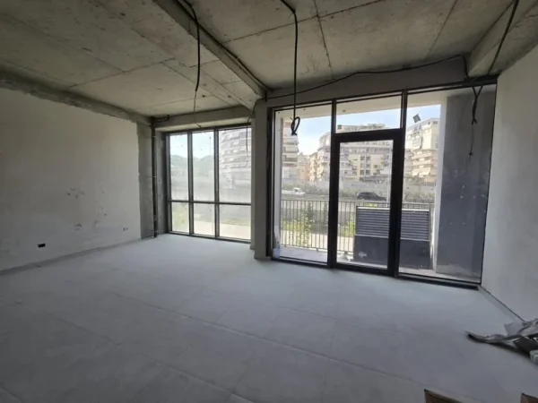 Tirane, jepet me qera , 1.100 € (LakeView Residence)