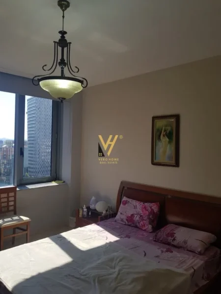 Tirane, jepet me qera apartament 3+1+Ballkon Kati 10, 108 m² 1.100 € (RRUGA XHORXH BUSH)