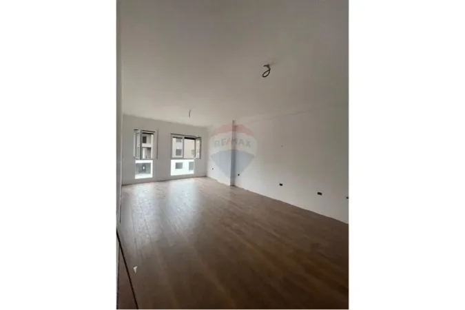 Tirane, shes apartament 2+1 , 109 m² 92.905 € (Kamex)