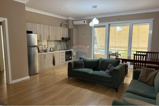 Tirane, jepet me qera apartament 2+1 , 100 m² 650 € (Kopshti zoologjik)