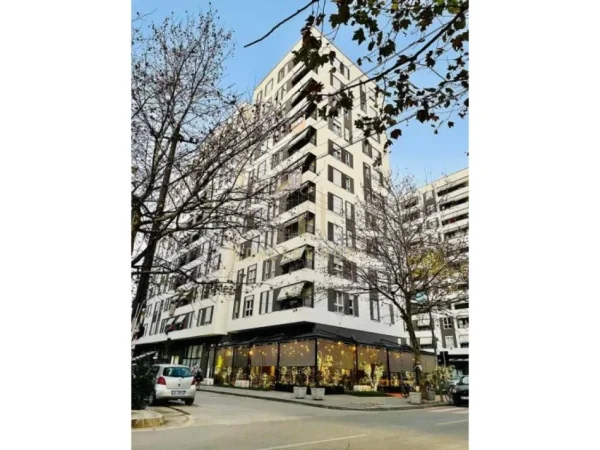 Tirane, shitet apartament 2+1+Ballkon Kati 2, 101 m² 164.700 € (Rruga 5 Maj)