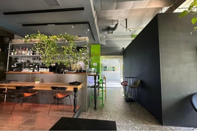 jepet me qera , 330 m² 4.000 € (Rruga e Kavajes Perball Delijorgjit)