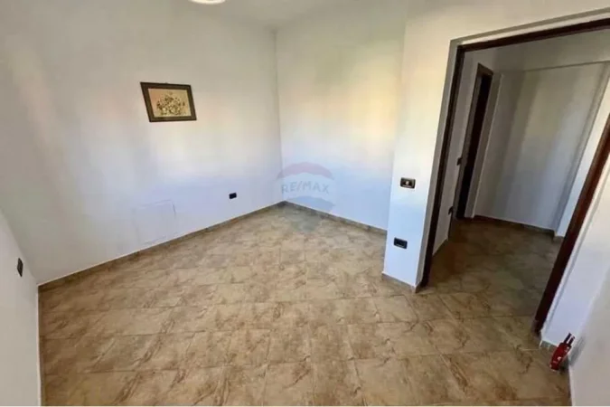 Tirane, jepet me qera apartament 1+1 Kati 1, 60 m² 250 € (Astir)