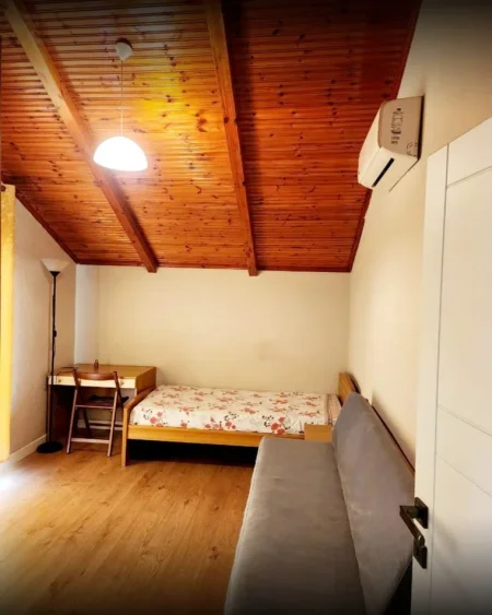 Tirane, jepet me qera Vile 3+1 Kati 3, 300 m² 1.500 € (SELITE)